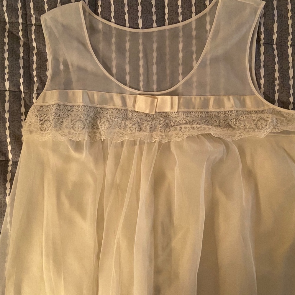 Shadow line night gown.